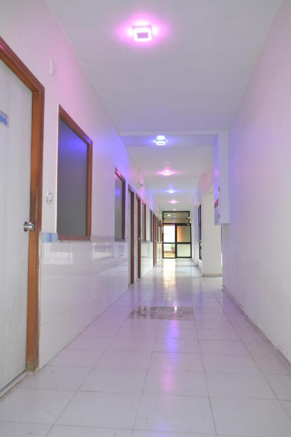 אחמדאבאד Hotel Runway Inn מראה חיצוני תמונה