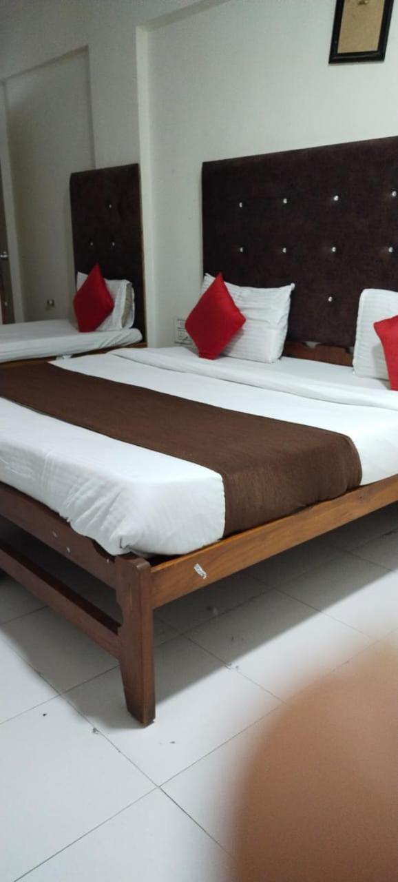 אחמדאבאד Hotel Runway Inn חדר תמונה