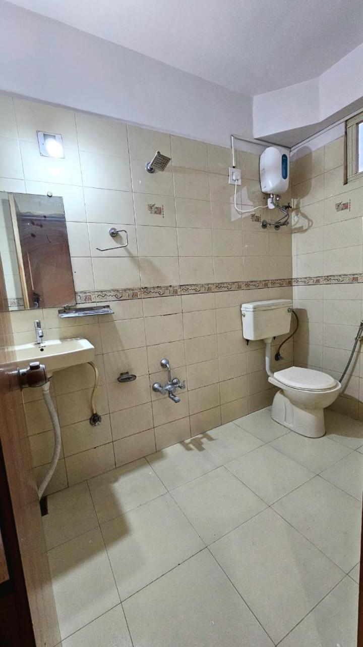 אחמדאבאד Hotel Runway Inn מראה חיצוני תמונה