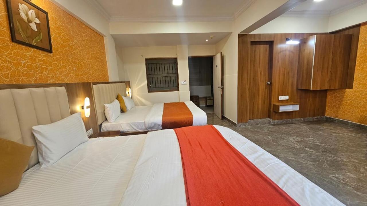 אחמדאבאד Hotel Runway Inn מראה חיצוני תמונה